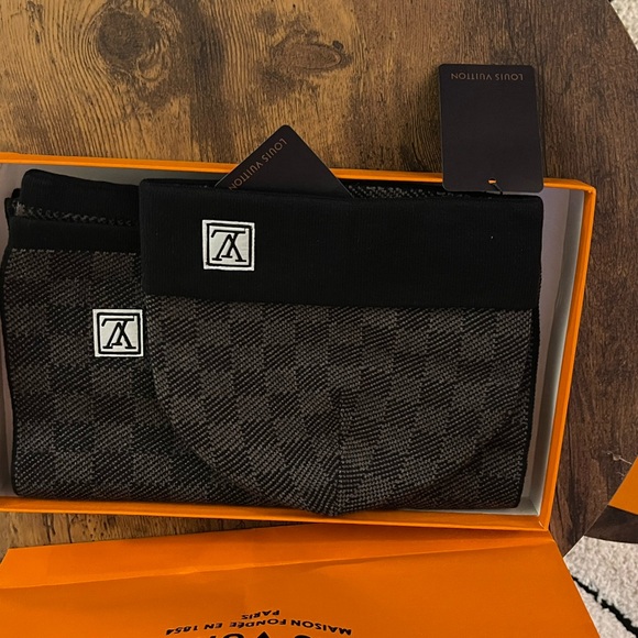Louis Vuitton box set black checkered beanie and stylish scarf. NWT - Picture 12 of 14